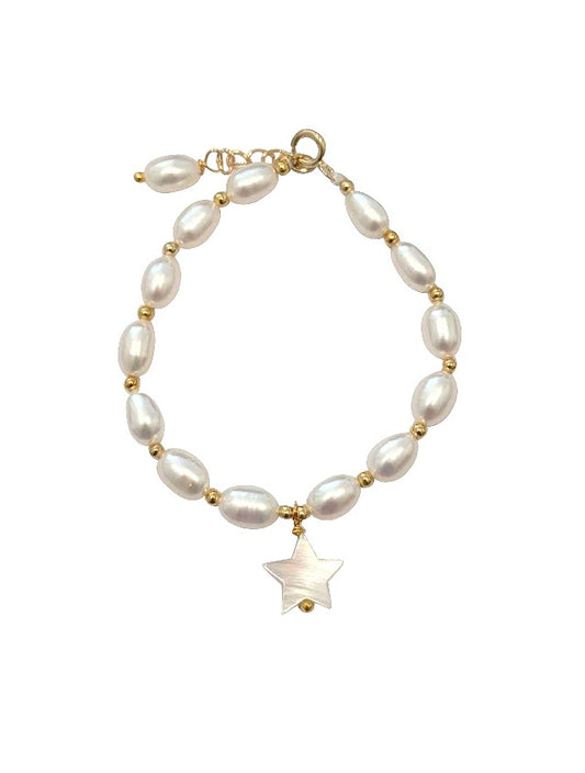 Elegant pearl bracelet featuring 14k gold plated freshwater pearls and a shell star charm centerpiece.