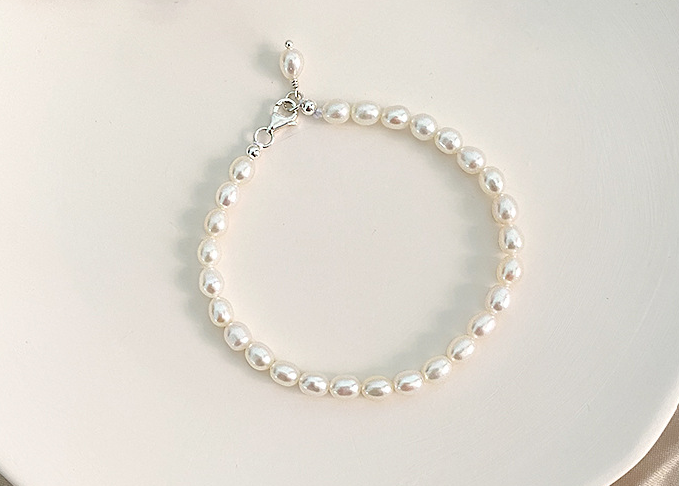 Children's and Teens' Bracelets: Sterling Silver, Freshwater Rice Pearl Bracelets 17cm