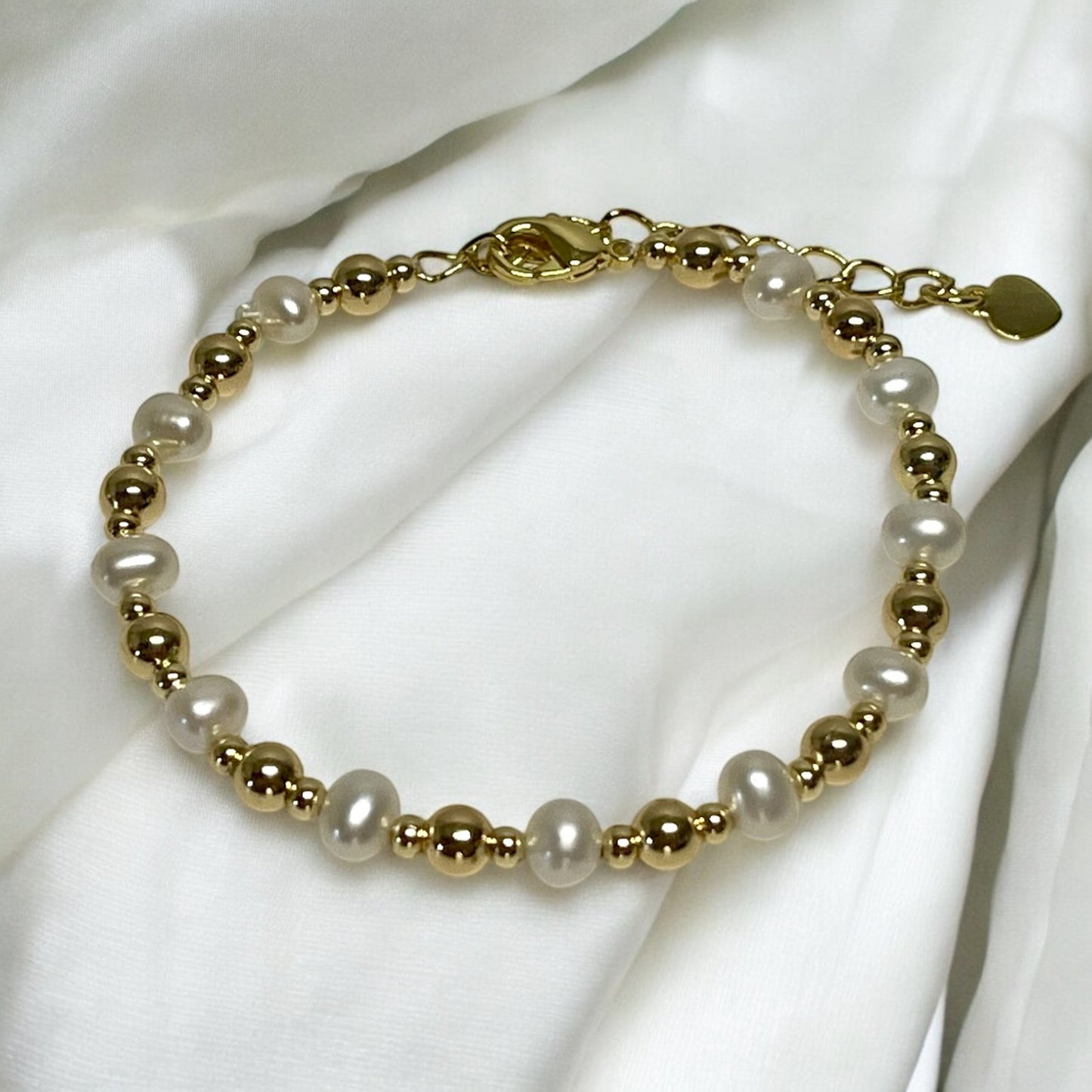Children's Bracelets:  18k Gold Filled, Freshwater Pearl Bracelets 14cm + Extension. Age 2 - 6 with Gift Box