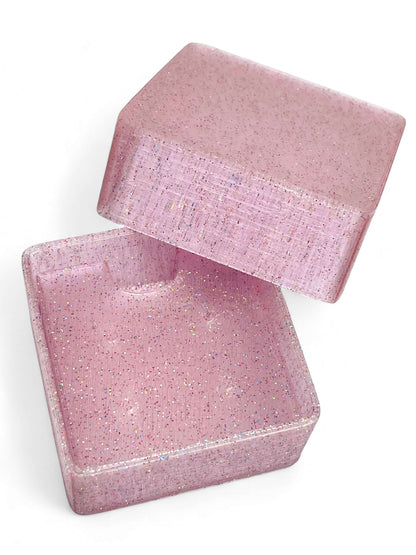 Children's earring set storage box in pink with glitter, perfect for keeping jewelry organized.