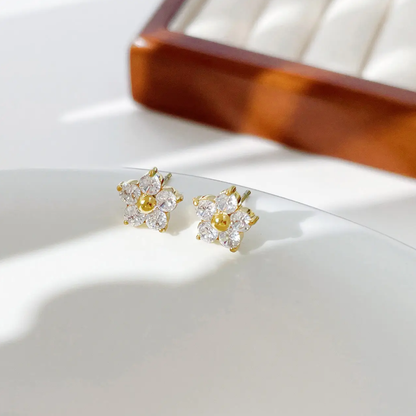 Children's petite flower stud earring, 18K gold-plated with clear zircon stones