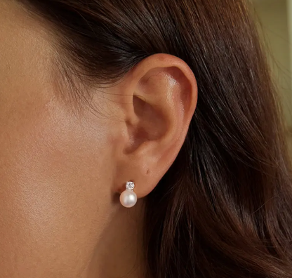 Model wearing pearl and Moissanite earrings – suitable for girls, teens and mothers