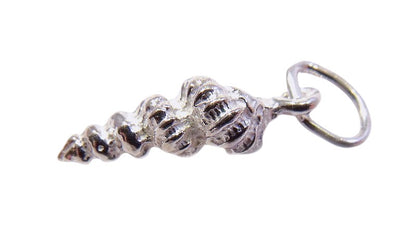 Shell necklace pendant in 925 sterling silver featuring a detailed seashell design.